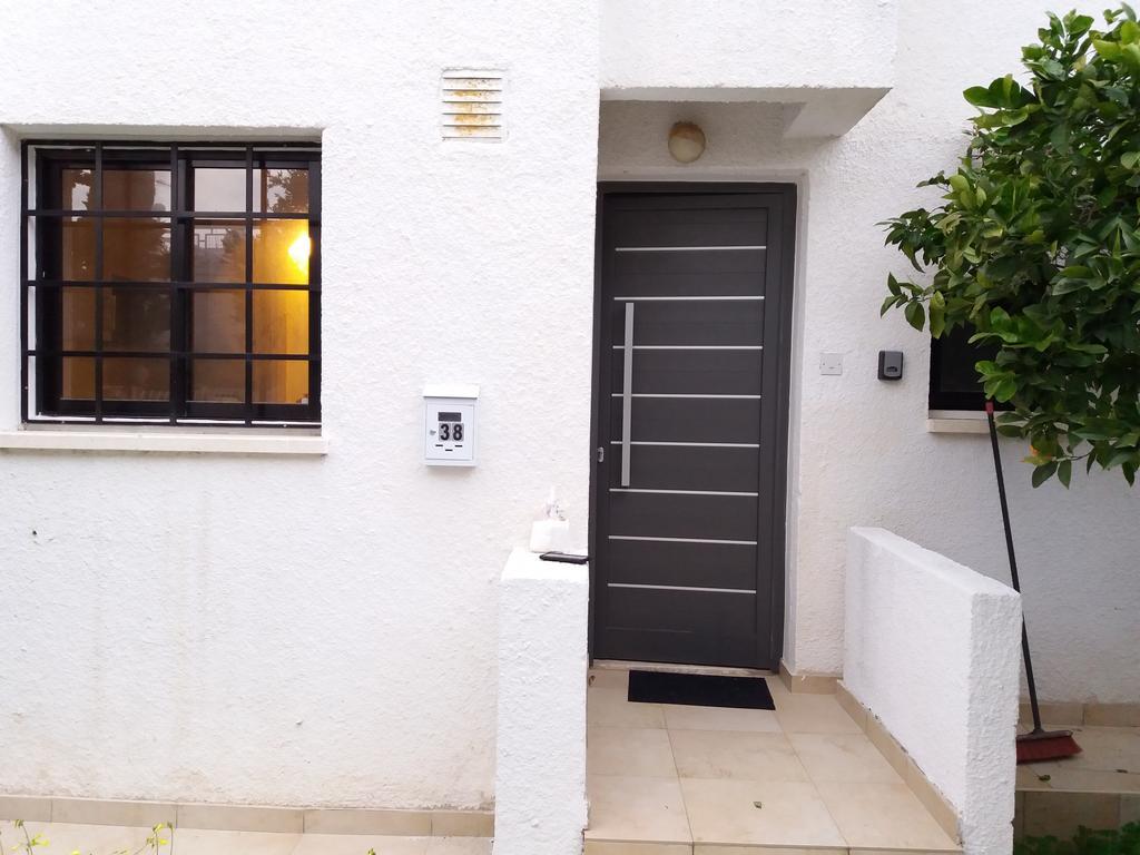 Miltos Beach House Larnaca Ngoại thất bức ảnh