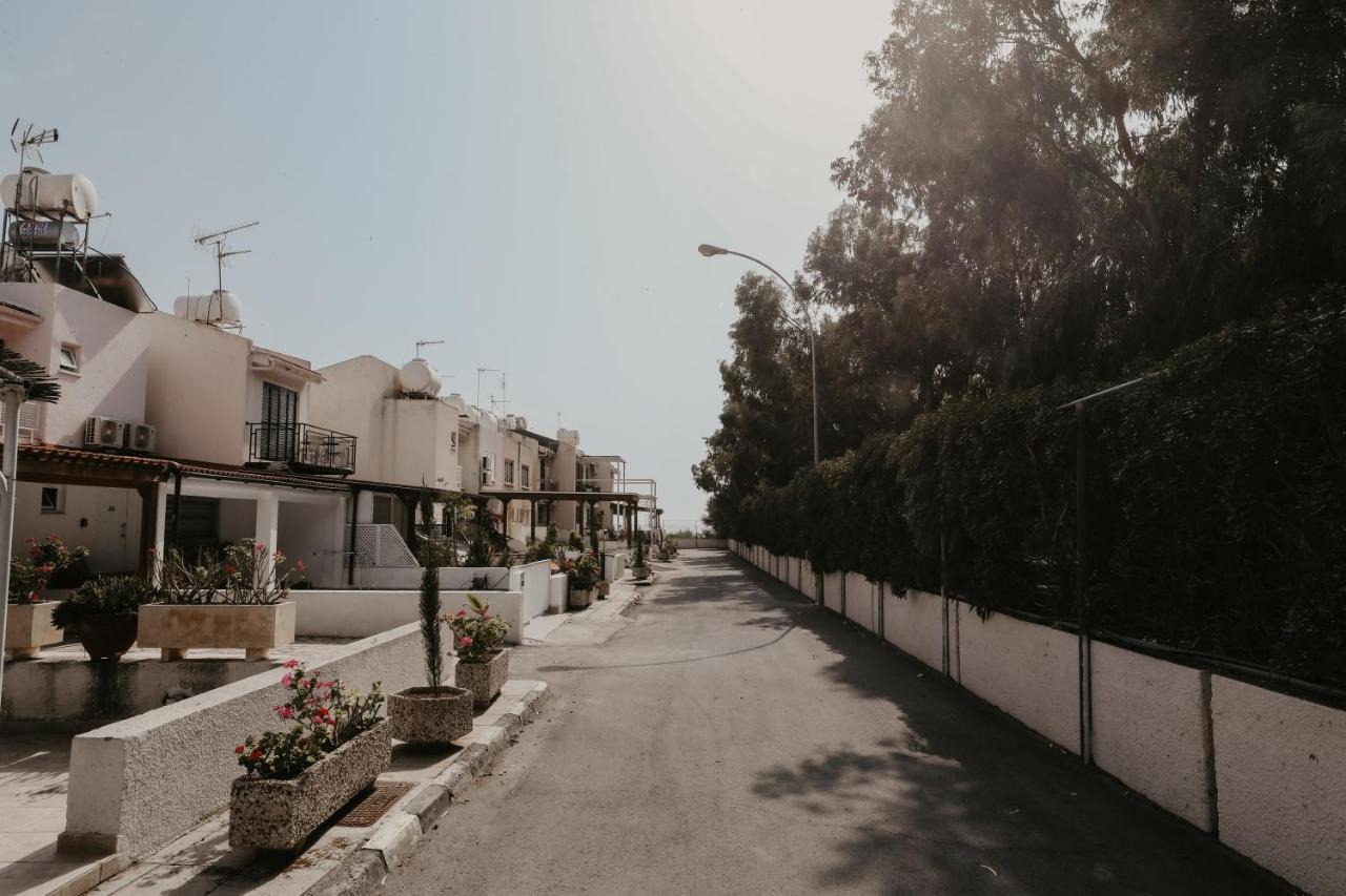Miltos Beach House Larnaca Ngoại thất bức ảnh